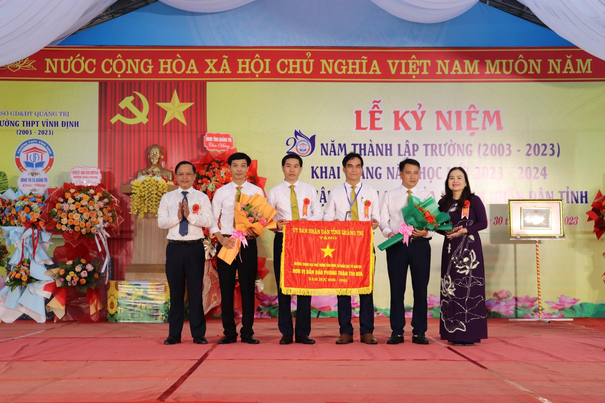 Trường THPT Vĩnh Định: Tổ chức Lễ kỷ niệm 20 năm thành...